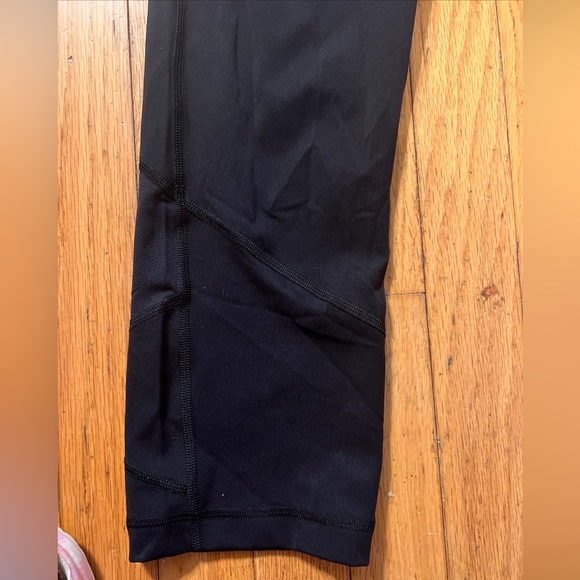 LuluLemon Black 7/8 Legging with Pockets - Picture 3 of 8